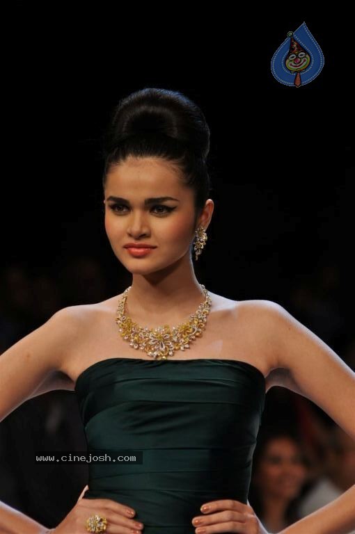 Bolly Celebs at IIJW 2012 Day 1 - 15 / 143 photos