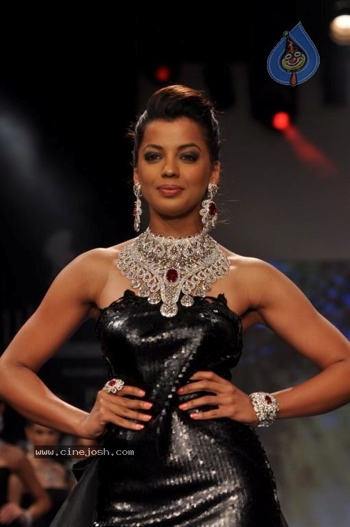 Bolly Celebs at IIJW 2012 Day 1 - 24 / 143 photos