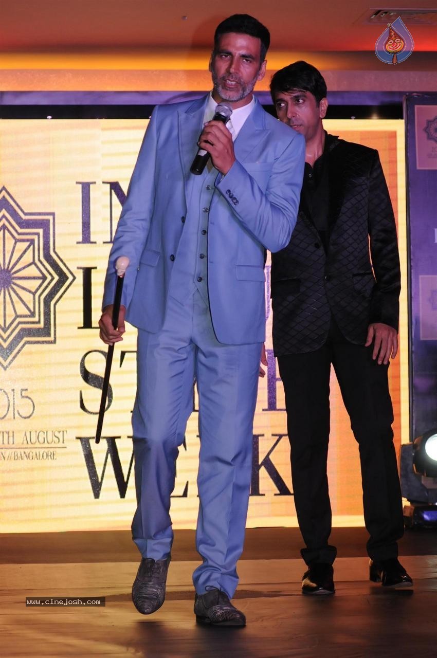 Bolly Celebs at India Luxury Style Week 2015 Event - 4 / 116 photos
