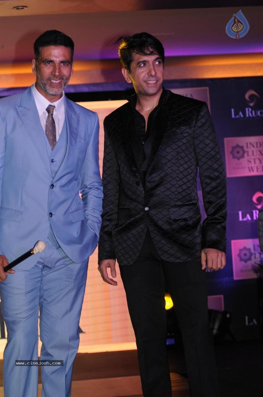 Bolly Celebs at India Luxury Style Week 2015 Event - 11 / 116 photos