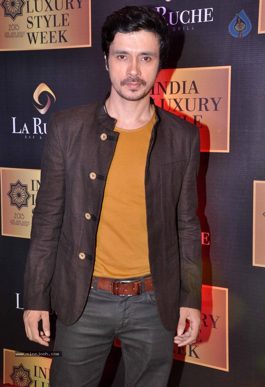 Bolly Celebs at India Luxury Style Week 2015 Event - 67 / 116 photos