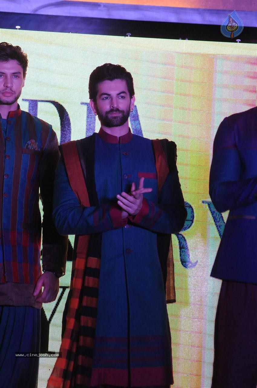 Bolly Celebs at India Luxury Style Week 2015 Event - 80 / 116 photos