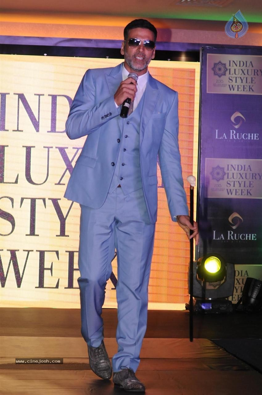 Bolly Celebs at India Luxury Style Week 2015 Event - 87 / 116 photos