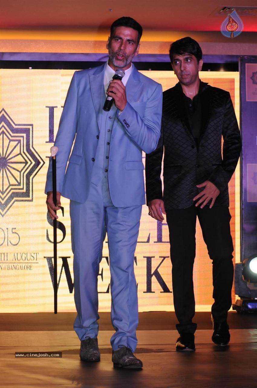 Bolly Celebs at India Luxury Style Week 2015 Event - 89 / 116 photos