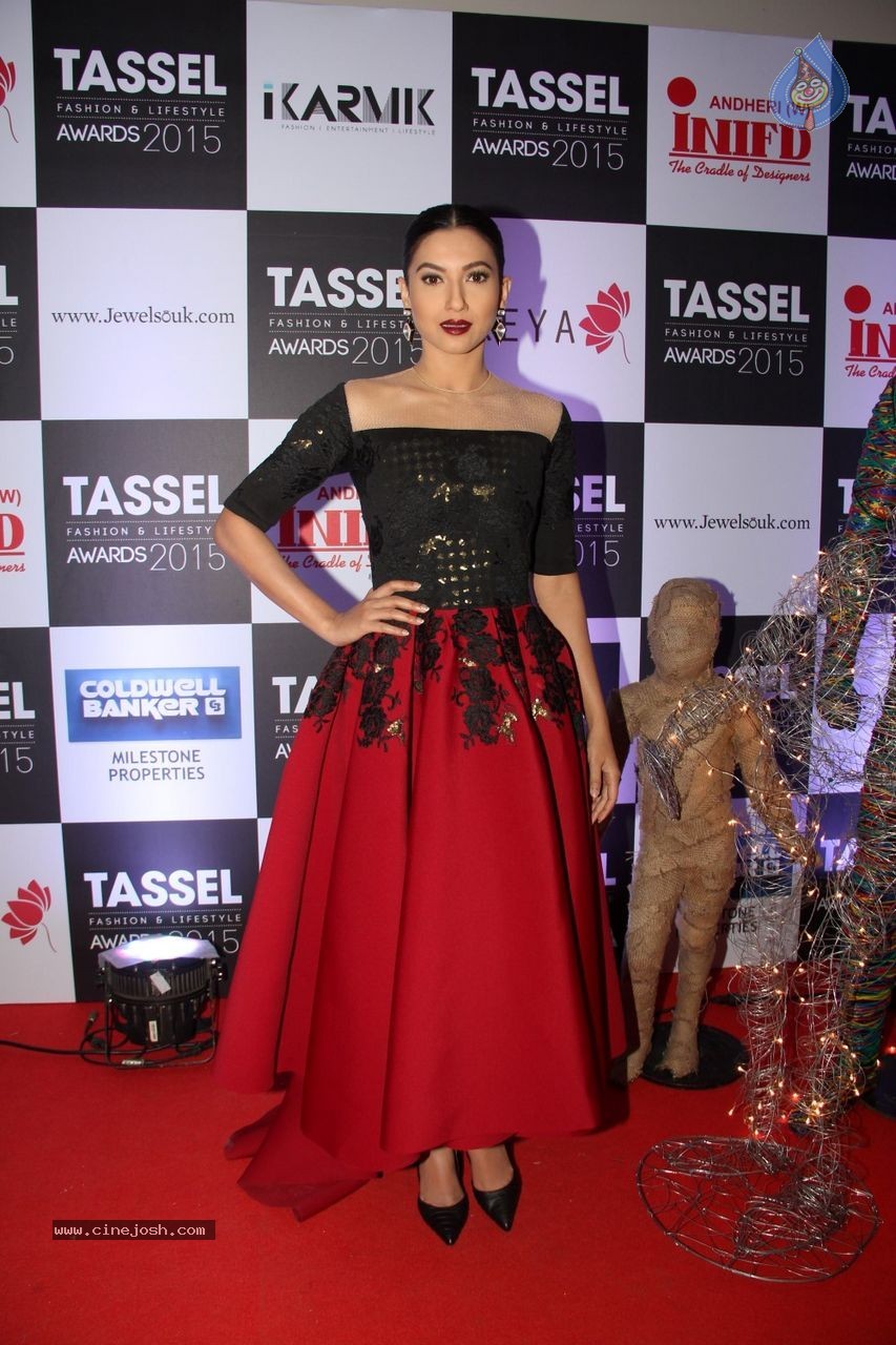 Bolly Celebs at INIFD Fashion Show - 24 / 96 photos