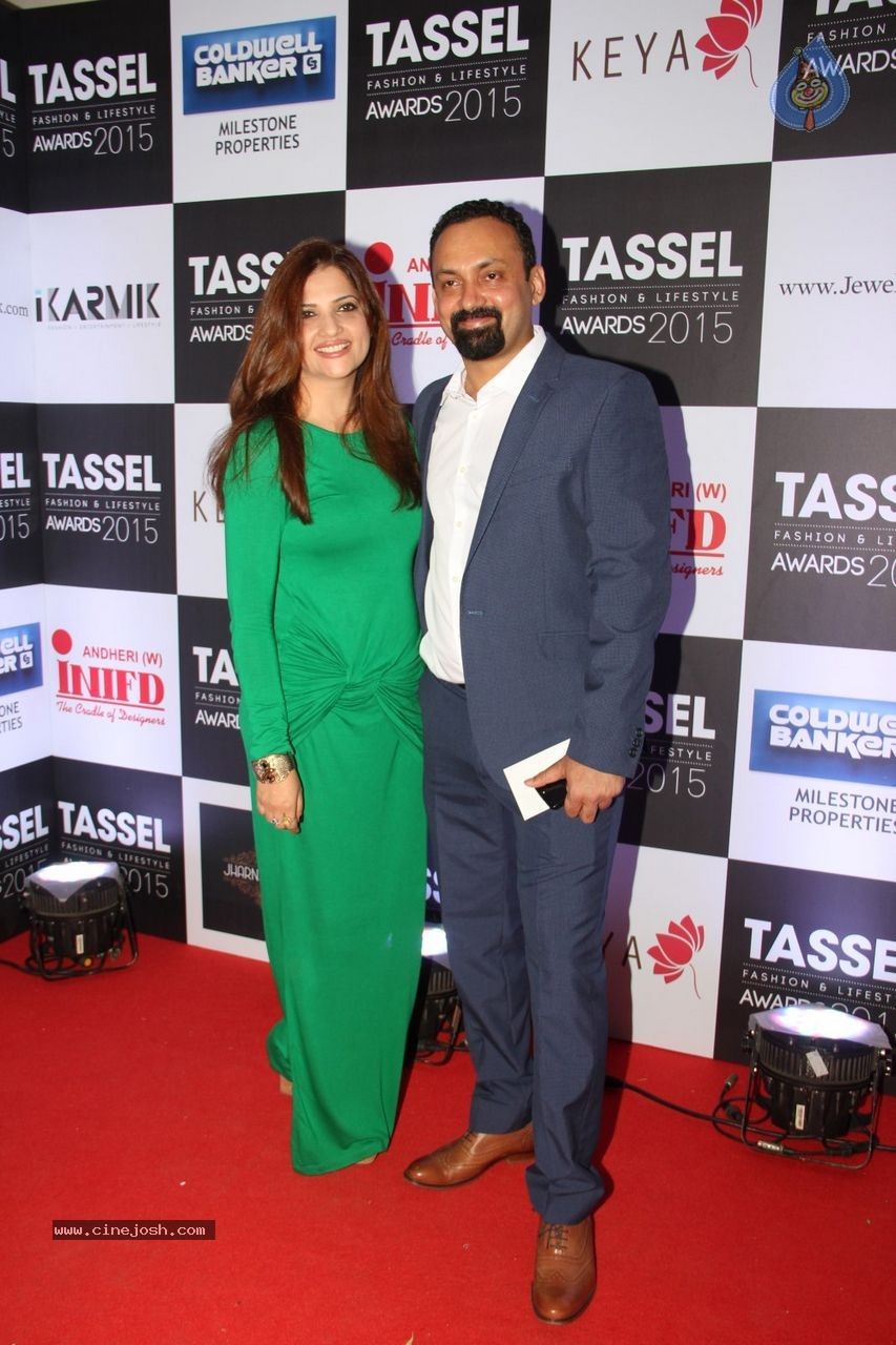 Bolly Celebs at INIFD Fashion Show - 32 / 96 photos