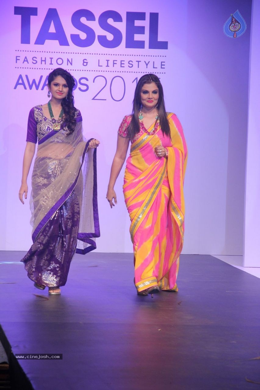 Bolly Celebs at INIFD Fashion Show - 69 / 96 photos