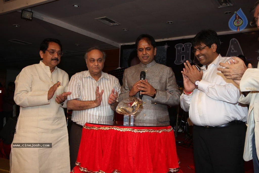 Bolly Celebrities at International Diamond Day Celebrations - 50 / 55 photos