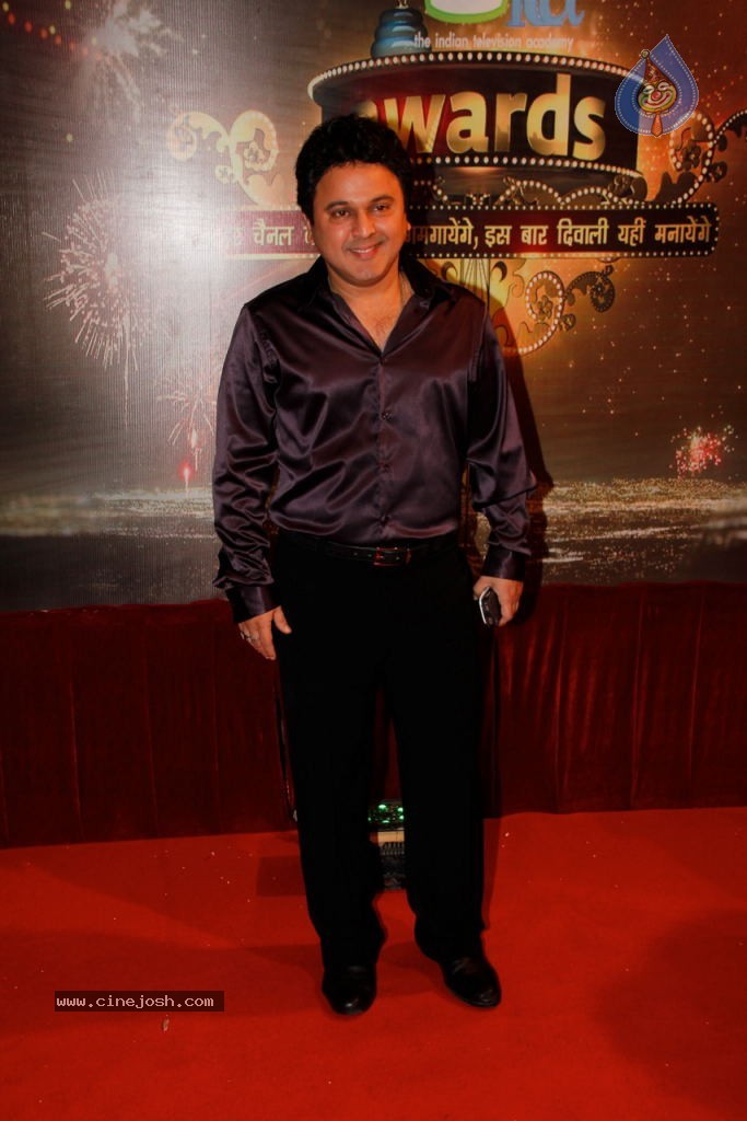 Bolly Celebs at ITA Awards - 83 / 99 photos