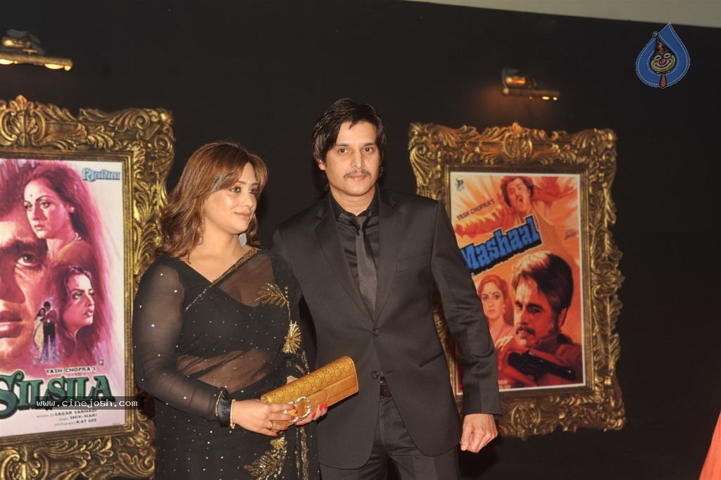 Bolly Celebs at JAB TAK HAI JAAN Premiere - 28 / 190 photos