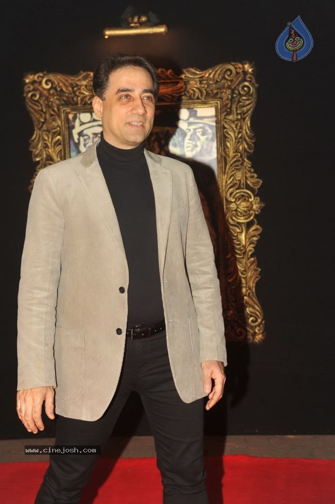 Bolly Celebs at JAB TAK HAI JAAN Premiere - 41 / 190 photos