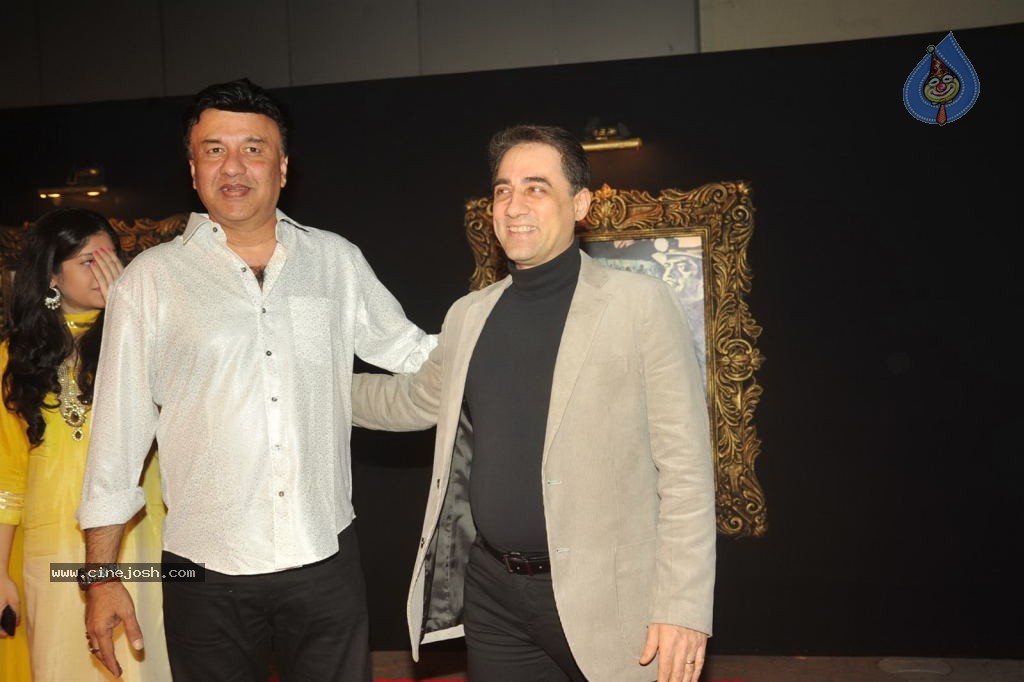 Bolly Celebs at JAB TAK HAI JAAN Premiere - 98 / 190 photos