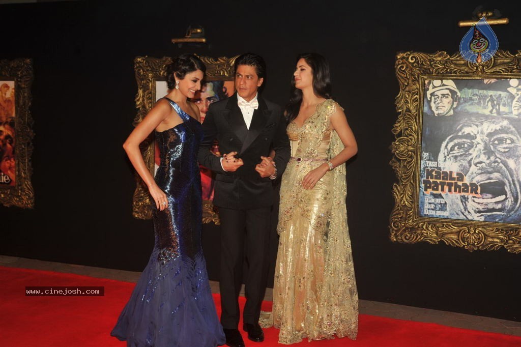 Bolly Celebs at JAB TAK HAI JAAN Premiere - 114 / 190 photos