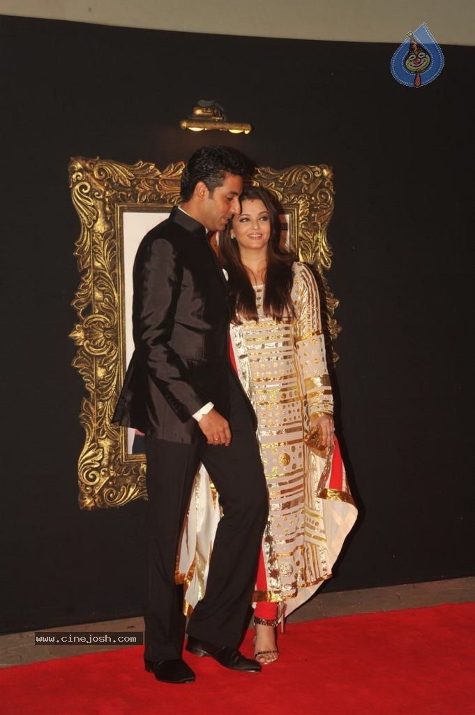 Bolly Celebs at JAB TAK HAI JAAN Premiere - 189 / 190 photos