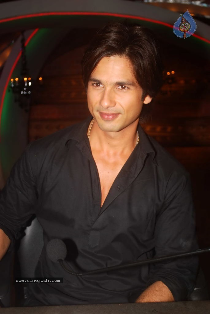 Bolly Celebs at Just Dance Sets - 24 / 27 photos