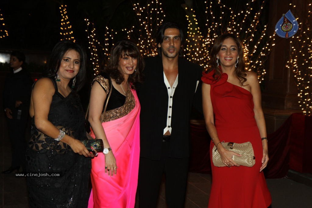 Bolly Celebs at Karan Johar Bday Party - 130 / 143 photos