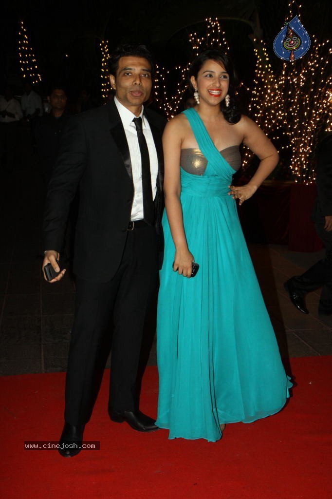 Bolly Celebs at Karan Johar Bday Party - 132 / 143 photos