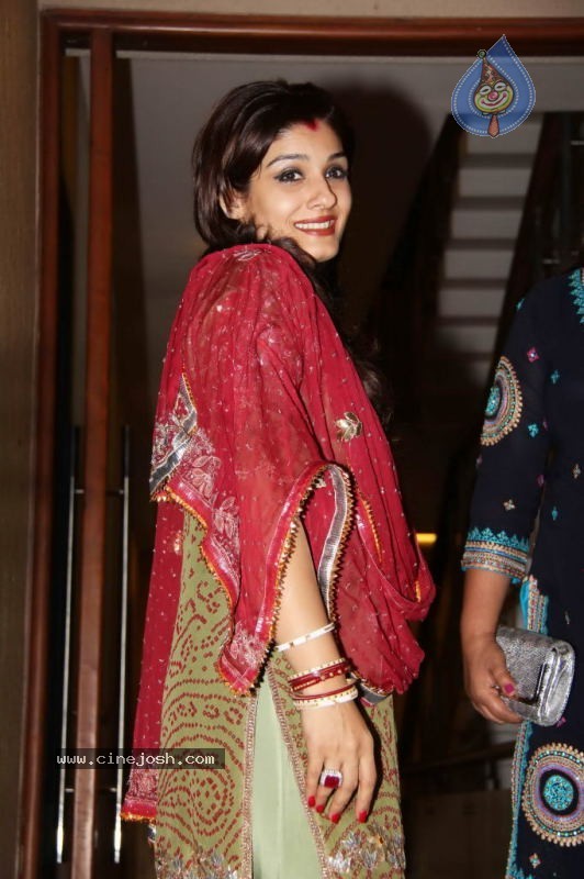 Bolly Celebs at Karva Chauth Party - 2 / 35 photos