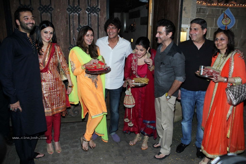 Bolly Celebs at Karva Chauth Party - 3 / 31 photos