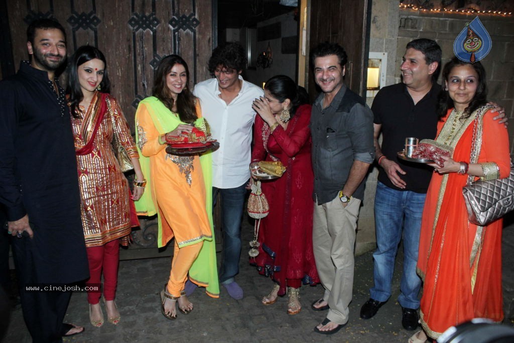 Bolly Celebs at Karva Chauth Party - 14 / 31 photos