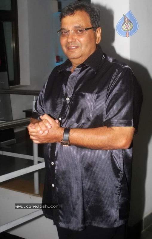 Bolly Celebs at Kashmakash Movie Special Show - 13 / 48 photos