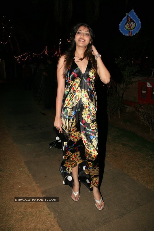 Bolly Celebs at Kelvinator GR8 Women Awards 2010 - 64 / 67 photos