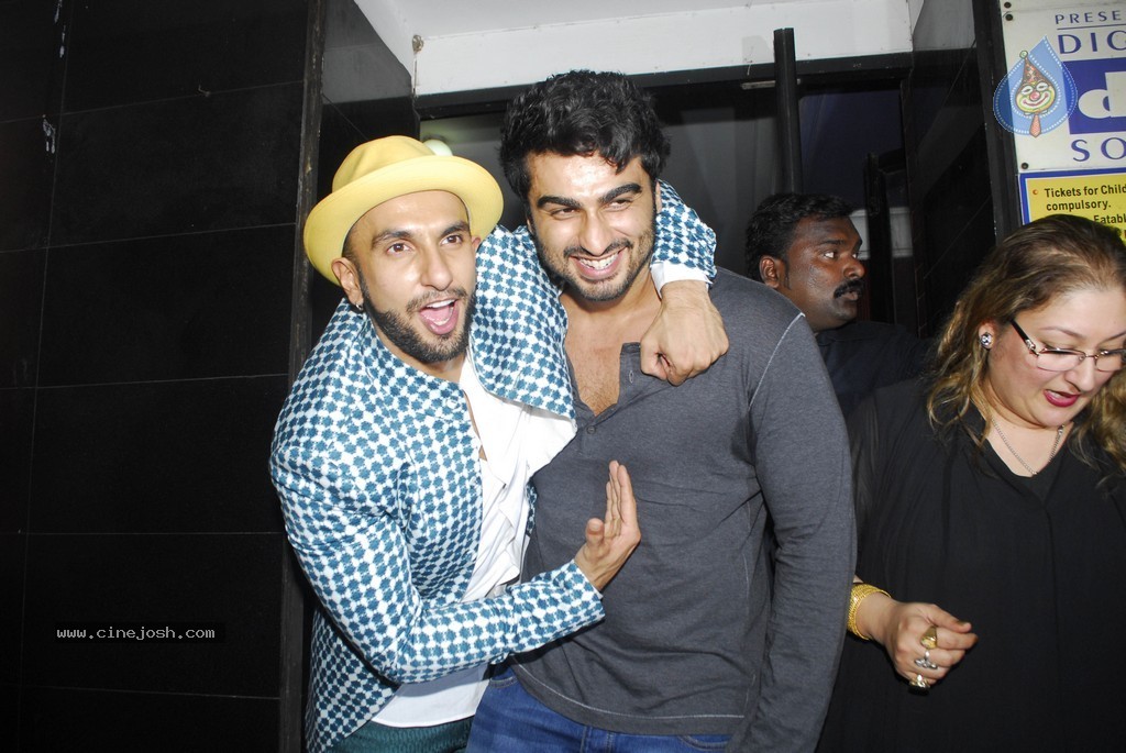 Bolly Celebs at Kill Dil Special Show - 17 / 34 photos