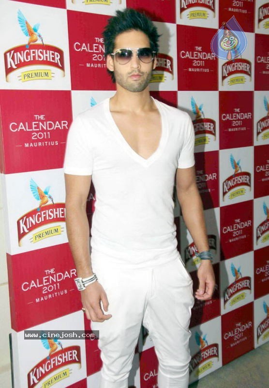Bolly Celebs at Kingfisher Calendar 2011 Launch - 11 / 57 photos