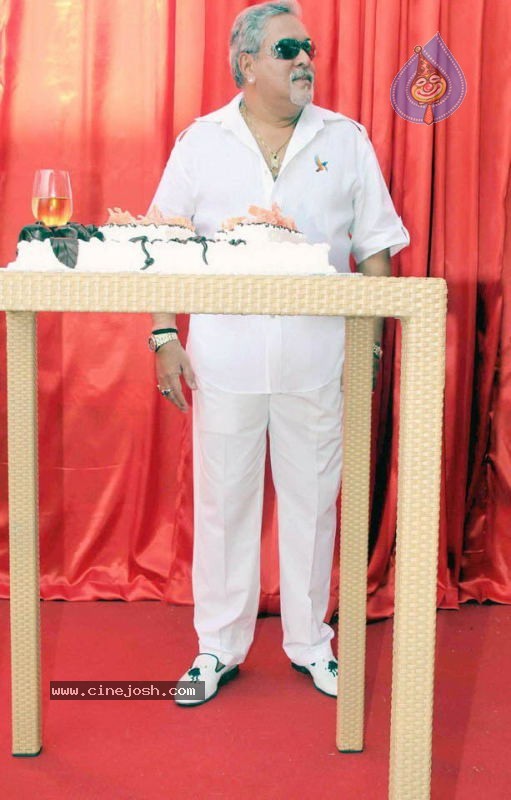 Bolly Celebs at Kingfisher Calendar 2011 Launch - 52 / 57 photos