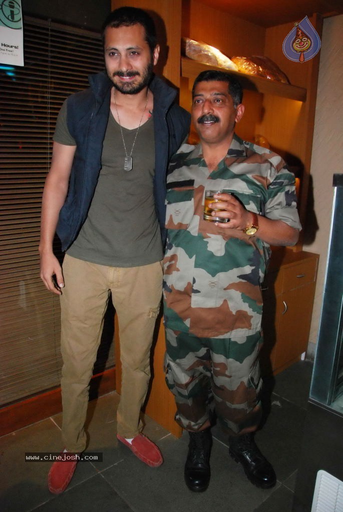 Bolly Celebs at Kiran Bawa Lohri Party - 10 / 64 photos