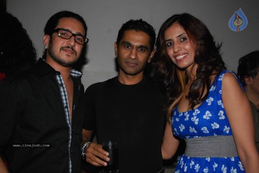 Bolly Celebs at Kiran Bawa Lohri Party - 42 / 64 photos