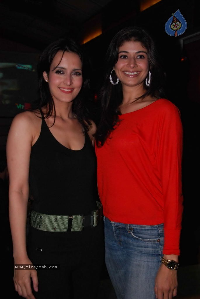 Bolly Celebs at Kiran Bawa Lohri Party - 49 / 64 photos