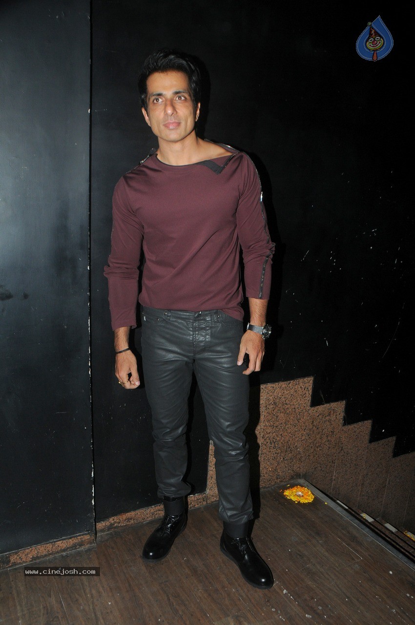 Bolly Celebs at KRK Bday Bash - 12 / 30 photos