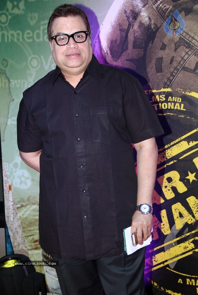 Top Bolly Celebs at Lekar Hum Deewana Dil Premiere - 50 / 50 photos