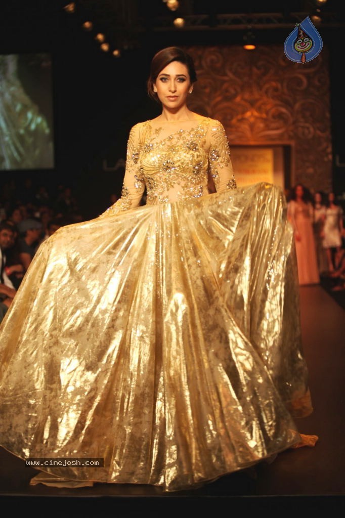 Bolly Celebs at LFW 2013 Winter Festive - 01 - 53 / 111 photos