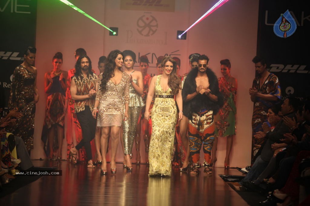 Bolly Celebs at LFW 2013 Winter Festive - 01 - 58 / 111 photos