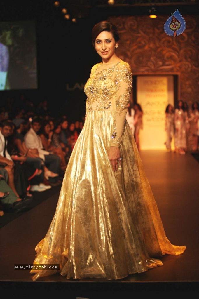 Bolly Celebs at LFW 2013 Winter Festive - 01 - 67 / 111 photos