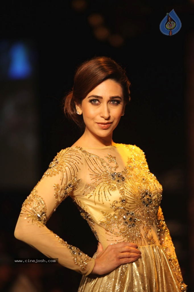 Bolly Celebs at LFW 2013 Winter Festive - 01 - 70 / 111 photos