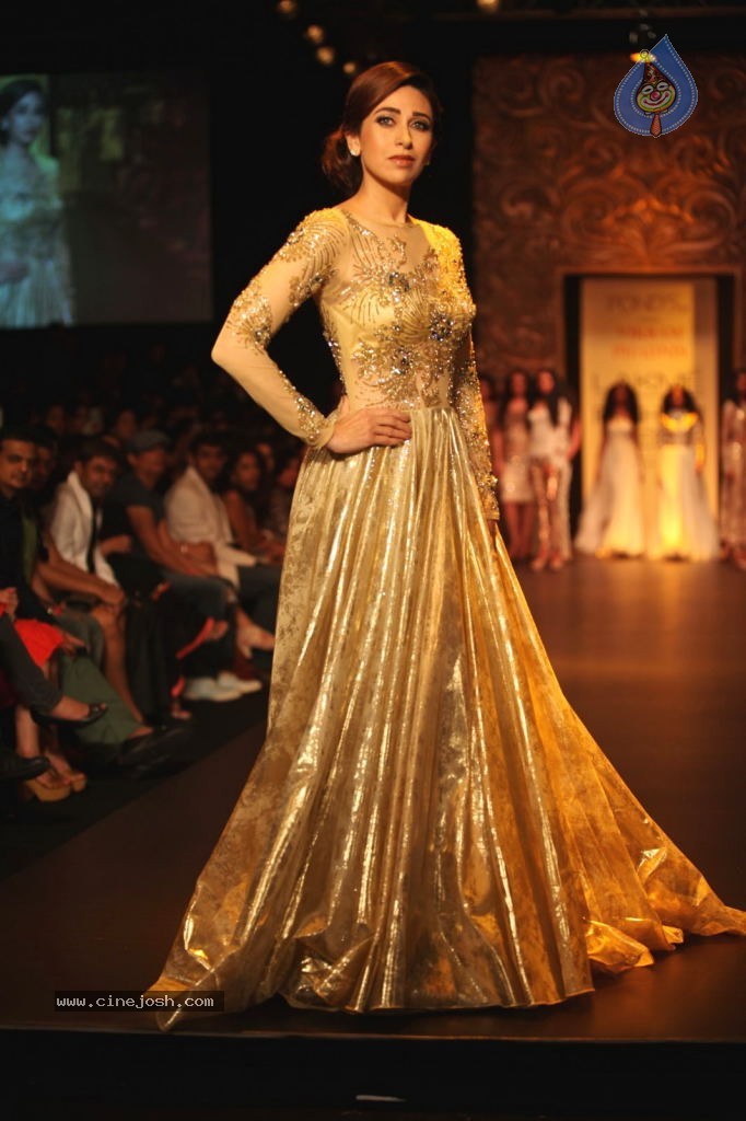 Bolly Celebs at LFW 2013 Winter Festive - 01 - 80 / 111 photos