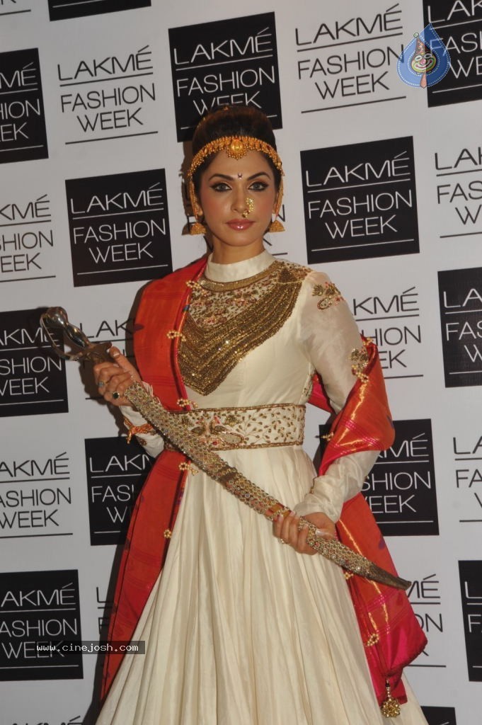 Bolly Celebs at LFW 2013 Winter Festive - 01 - 105 / 111 photos