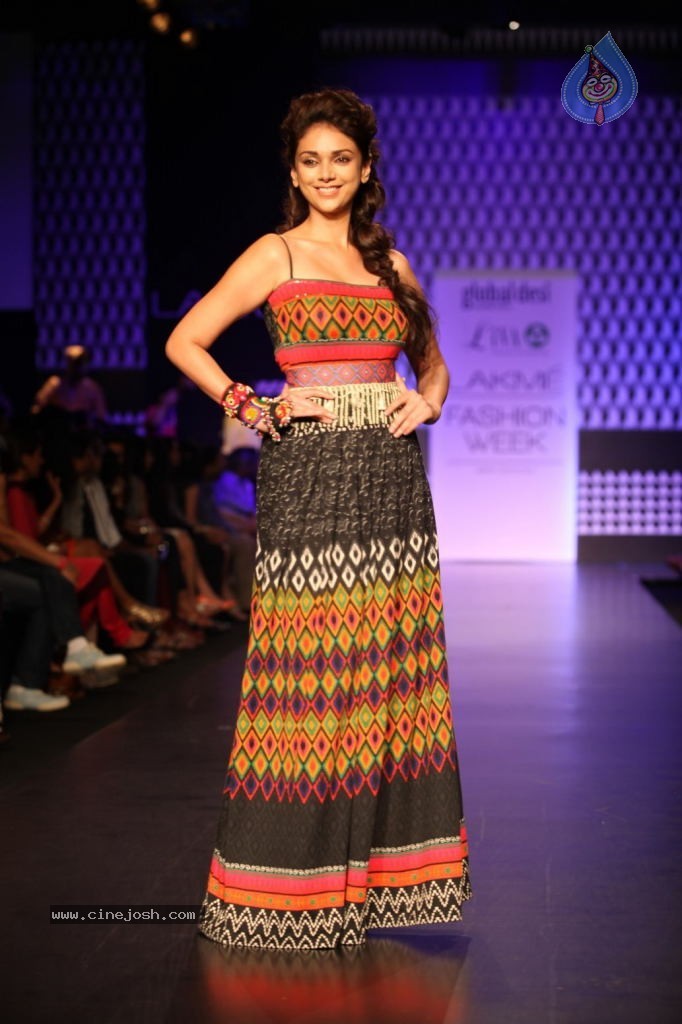 Bolly Celebs at LFW 2013 Winter Festive - 02 - 51 / 100 photos