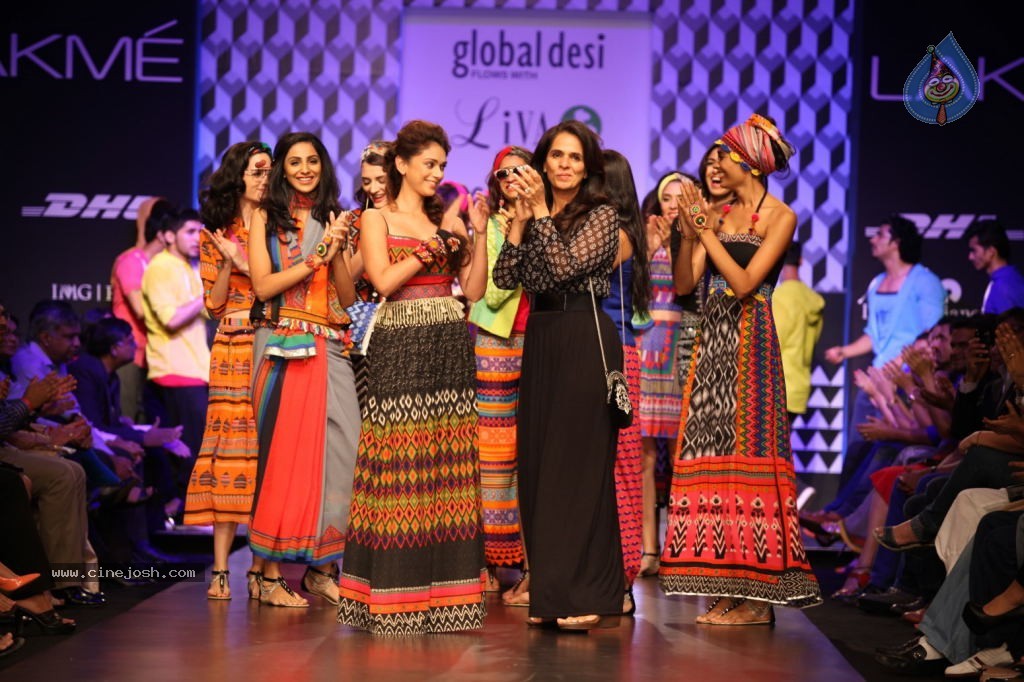 Bolly Celebs at LFW 2013 Winter Festive - 02 - 65 / 100 photos