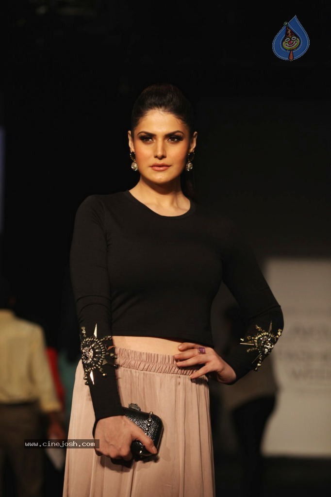 Bolly Celebs at LFW 2013 Winter Festive - 02 - 73 / 100 photos