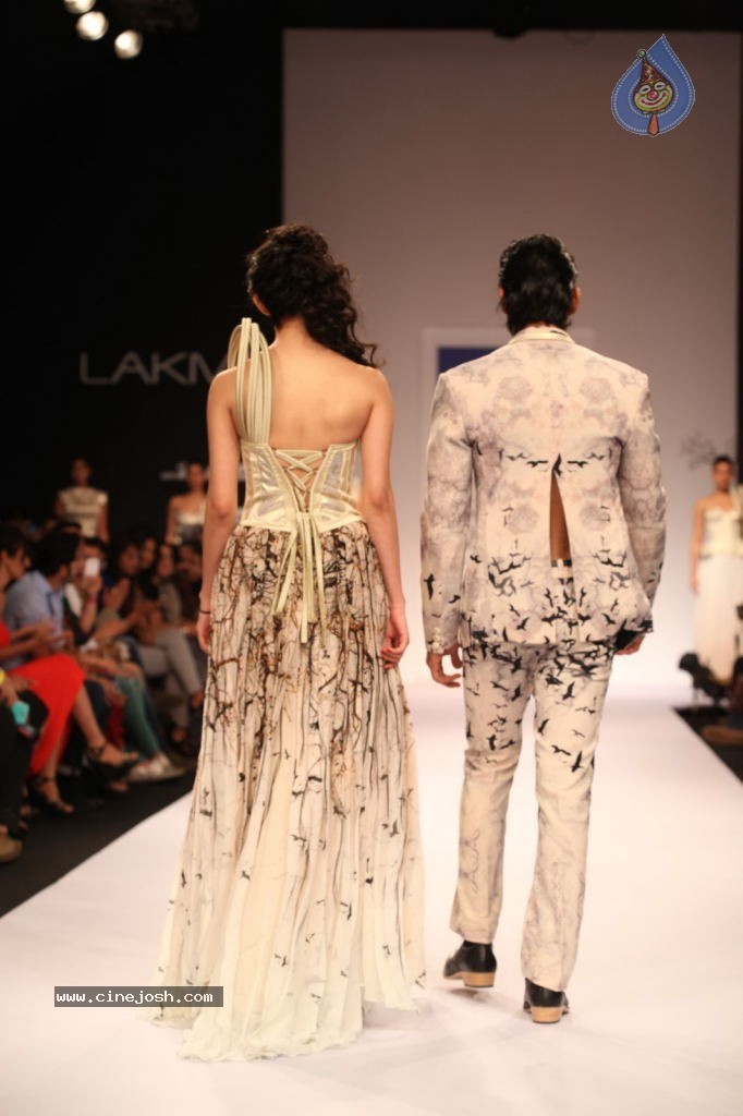 Bolly Celebs at LFW 2013 Winter Festive - 02 - 78 / 100 photos