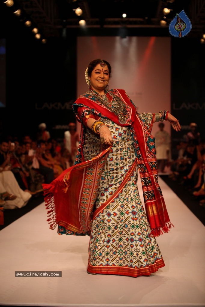 Bolly Celebs at LFW Winter Festive 2013 Day 4 - 67 / 109 photos