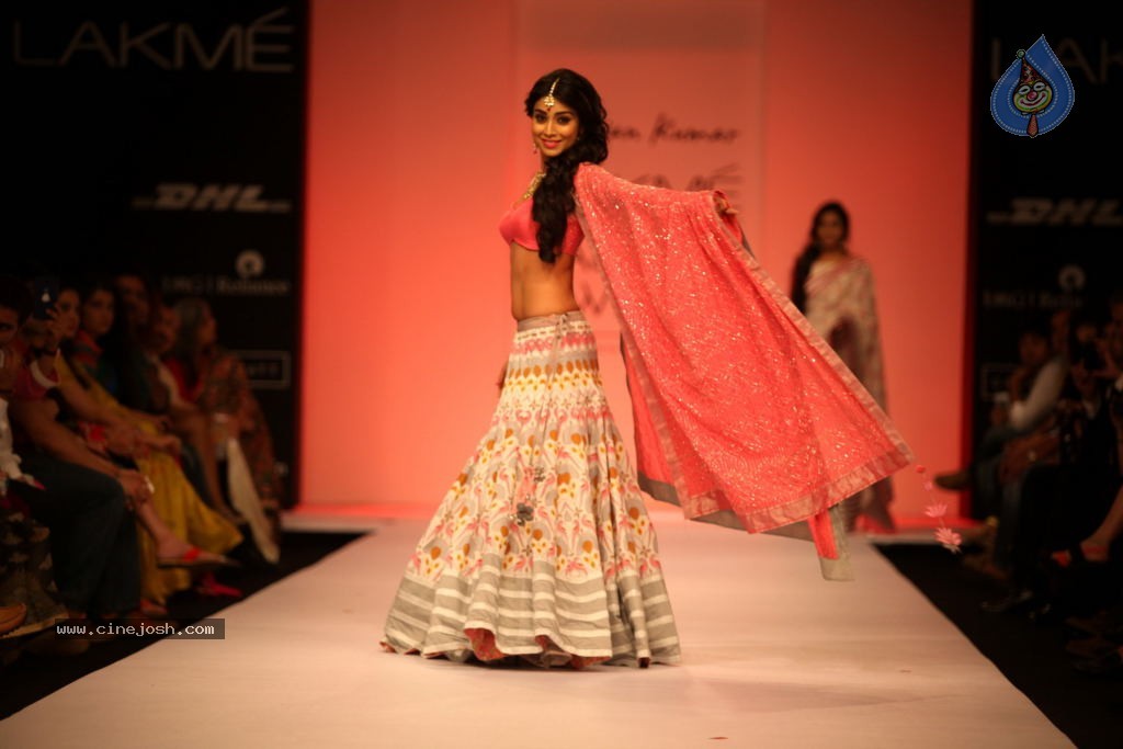 Bolly Celebs at LFW Winter Festive 2013 Day 4 - 77 / 109 photos