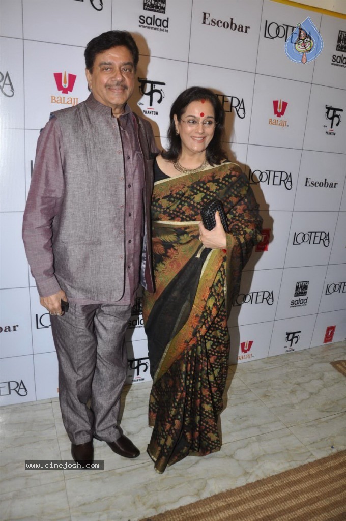 Bolly Celebs at Lootera Success Bash - 41 / 92 photos