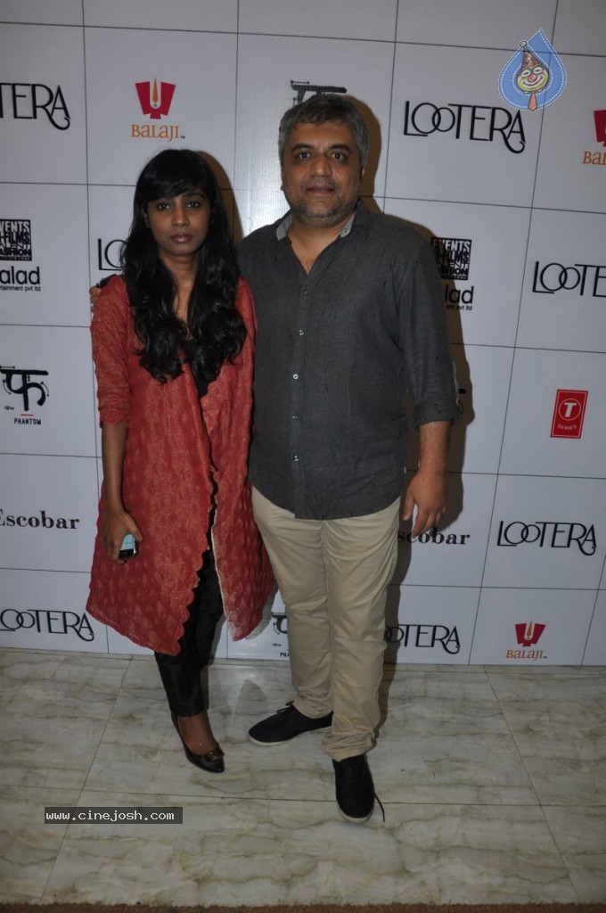 Bolly Celebs at Lootera Success Bash - 47 / 92 photos