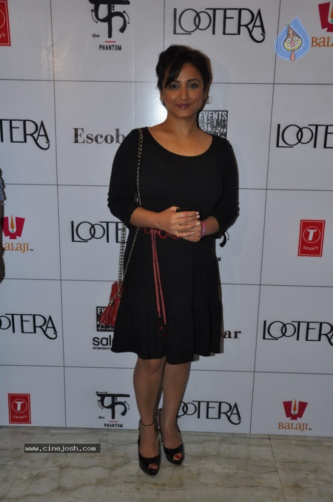 Bolly Celebs at Lootera Success Bash - 60 / 92 photos