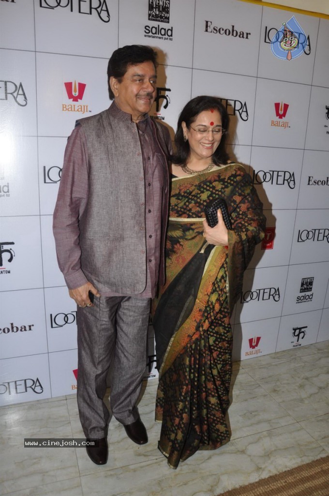 Bolly Celebs at Lootera Success Bash - 65 / 92 photos